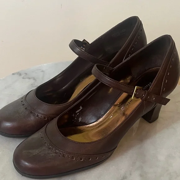 Classy Brown Mary Jane Heels - Picture 11 of 12